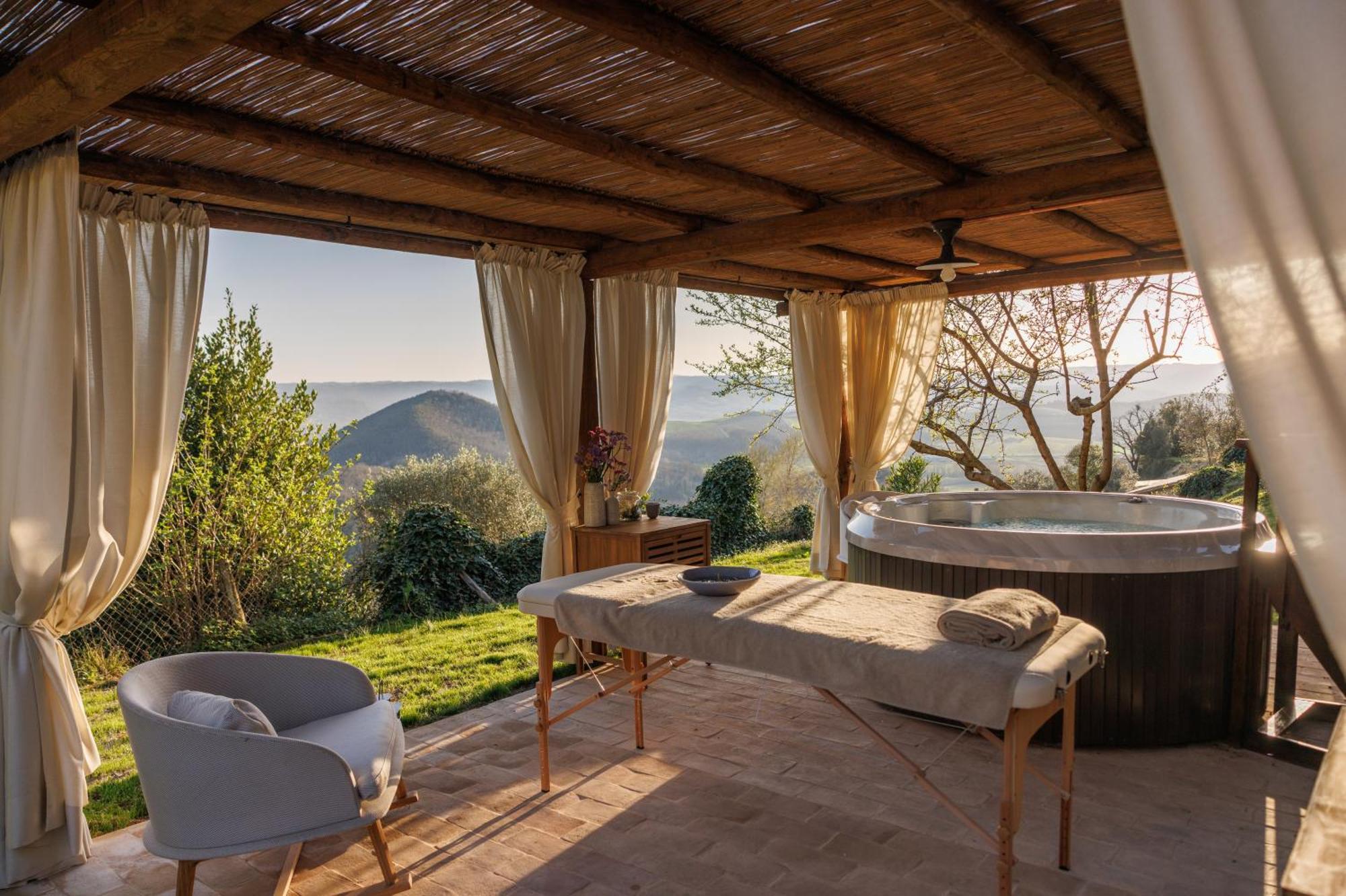 Antichi Casali Di Charme Resort