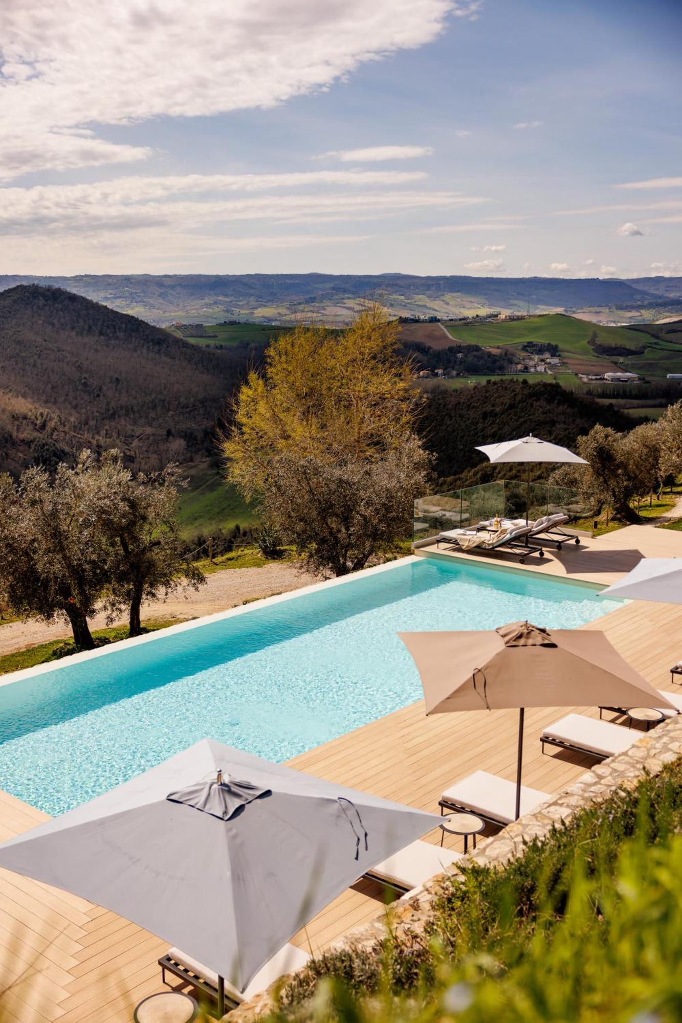 Antichi Casali Di Charme Resort